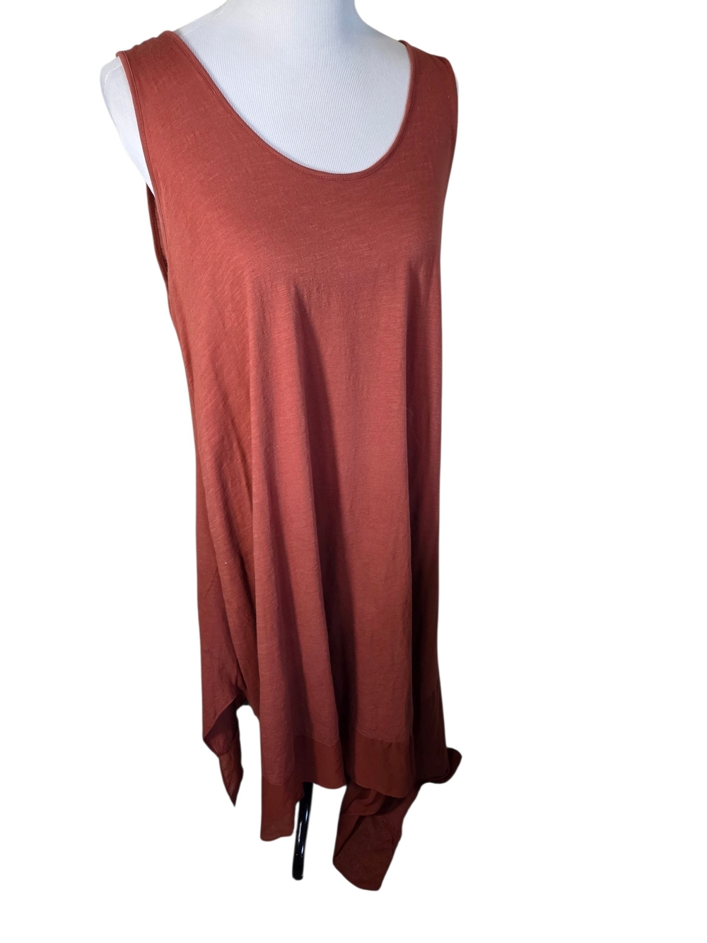 Philosophy Rust Scoop Neck Swing Tank Size XL.